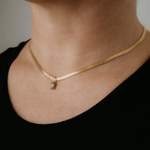 Kaelaehe Snake rohelise tsirkooniga Erato Green