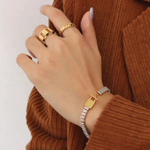 Bracelet with zirconia clasp fastening Theodora