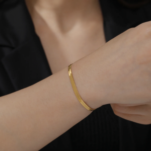 Naja Gold Snake bracelet